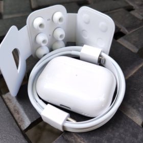 I Smart Airpods pro 2nd generation ANC with Magsafe PowerBank Combo
